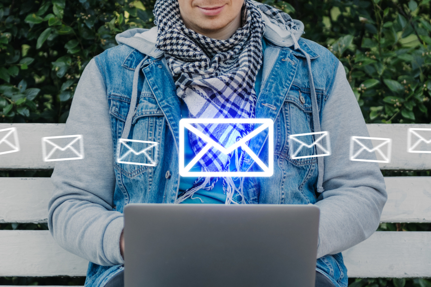 Rutina de correo electrónico para 2025: direcciones enmascaradas para pruebas, reglas para recibos y una línea de contacto pública